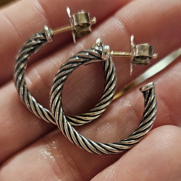 David Yurman Cable Twist Silver Hoop Earrings - Picture 5 of 10
